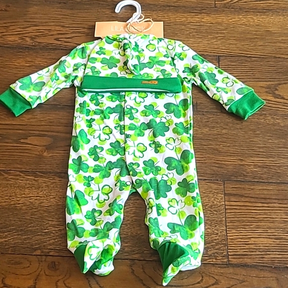 Lila & Jack four leaf clover onsie Size 0-3 Months - Picture 1 of 4